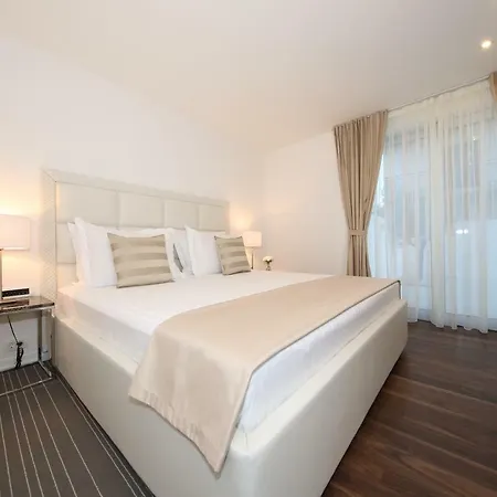 Demar & Dependance B&B 자다르