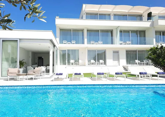 Demar & Dependance Bed & Breakfast 4*