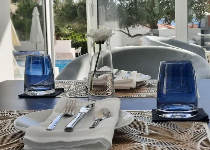 Demar & Dependance Bed & Breakfast 4*