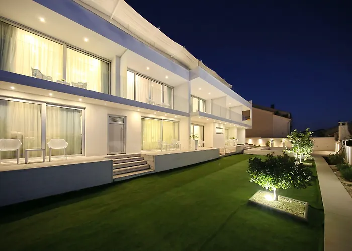 ベッド・アンド・ブレックファスト Demar & Dependance